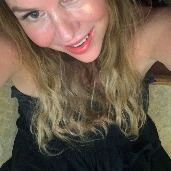 Meet your Posher, Traci - Picture 9 of 9